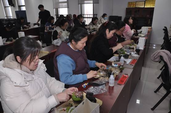 说明: C:\Users\Administrator\Desktop\妇女节\DSC_0970.JPG